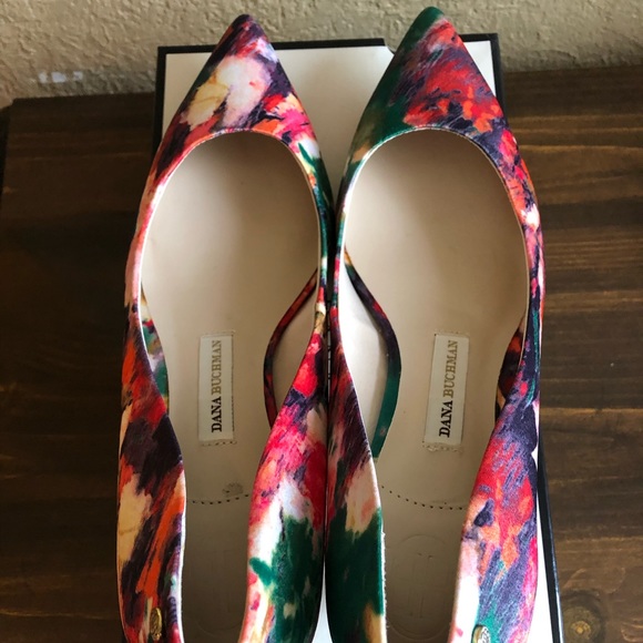Dana Buchman Shoes - Brand new, never worn, multi color pumps, 1” heel